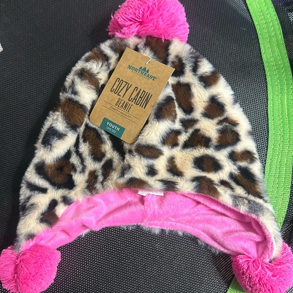 Northeast Outfitters Youth Cozy Cabin Animal Fur Pom Hat: BROWN/PINK: NWT